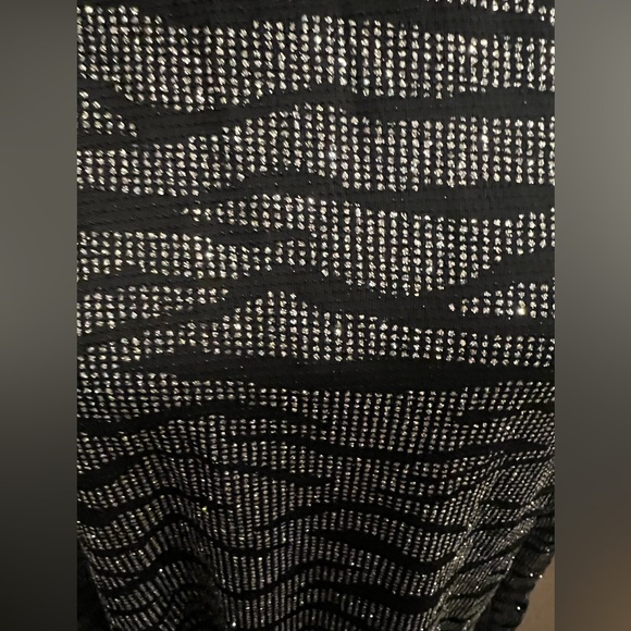 🆕 Beautiful and Sparkly ~ A Love Story Black/Silver Zebra Top - Picture 12 of 15